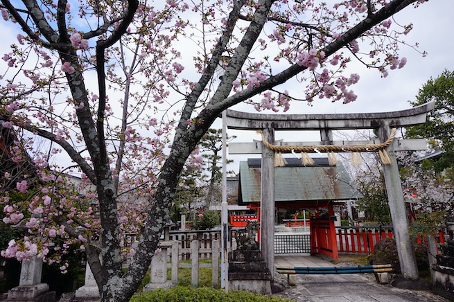 Kurumaza shrine